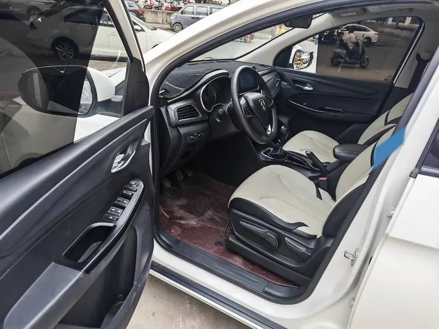 2019 BaoJun 730 1.5T 150HP L4 6MT,autocango,china used car exporter,china ev exporter,chinese used car exporter,chinese used ev exporter