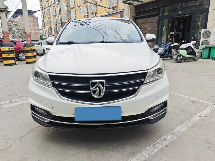 2019 BaoJun 730 1.5T 150HP L4 6MT,autocango,china used car exporter,china ev exporter,chinese used car exporter,chinese used ev exporter