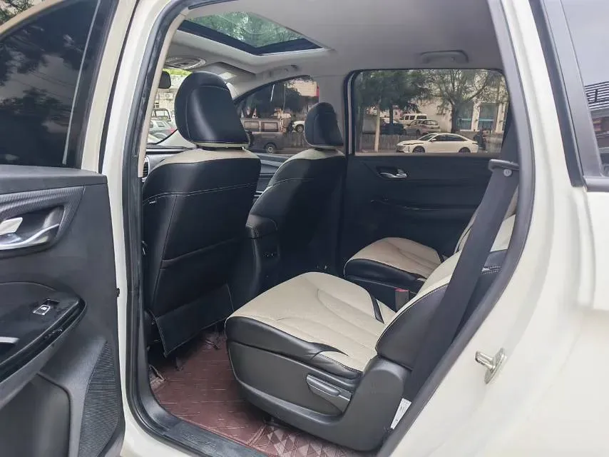 2019 BaoJun 730 1.5T 150HP L4 6MT,autocango,china used car exporter,china ev exporter,chinese used car exporter,chinese used ev exporter