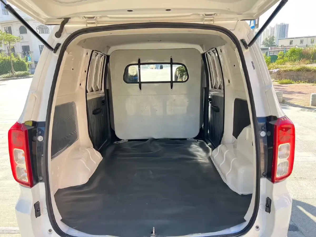 2019 WuLing HongGuang 1.5L 99HP L4 6MT,autocango,china used car exporter,china ev exporter,chinese used car exporter,chinese used ev exporter