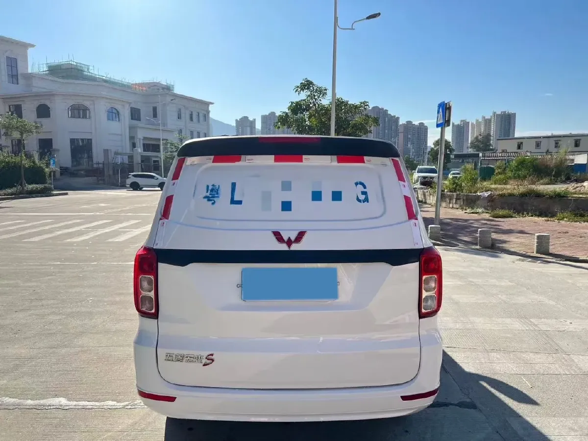 2019 WuLing HongGuang 1.5L 99HP L4 6MT,autocango,china used car exporter,china ev exporter,chinese used car exporter,chinese used ev exporter