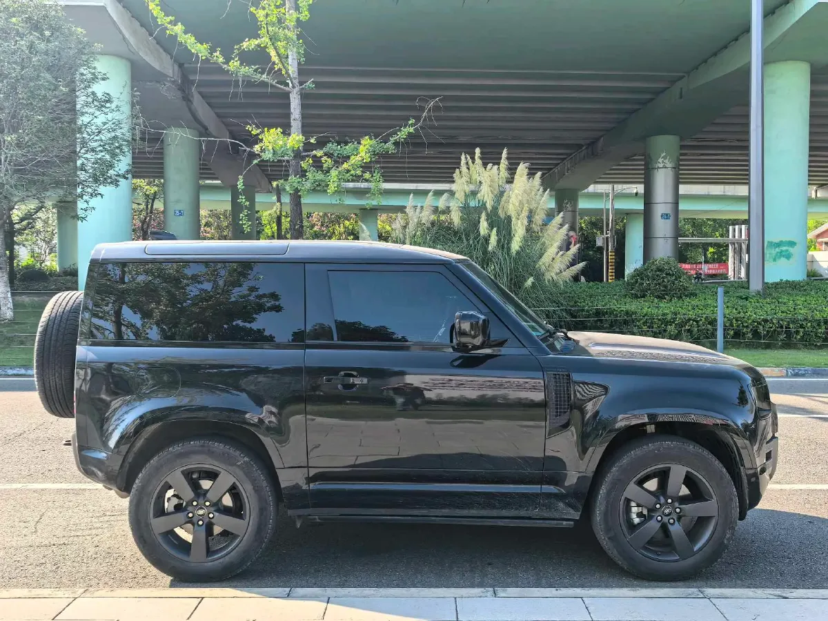 2024 Land Rover Defender 2.0T 301HP L4 8AT,autocango,china used car exporter,china ev exporter,chinese used car exporter,chinese used ev exporter