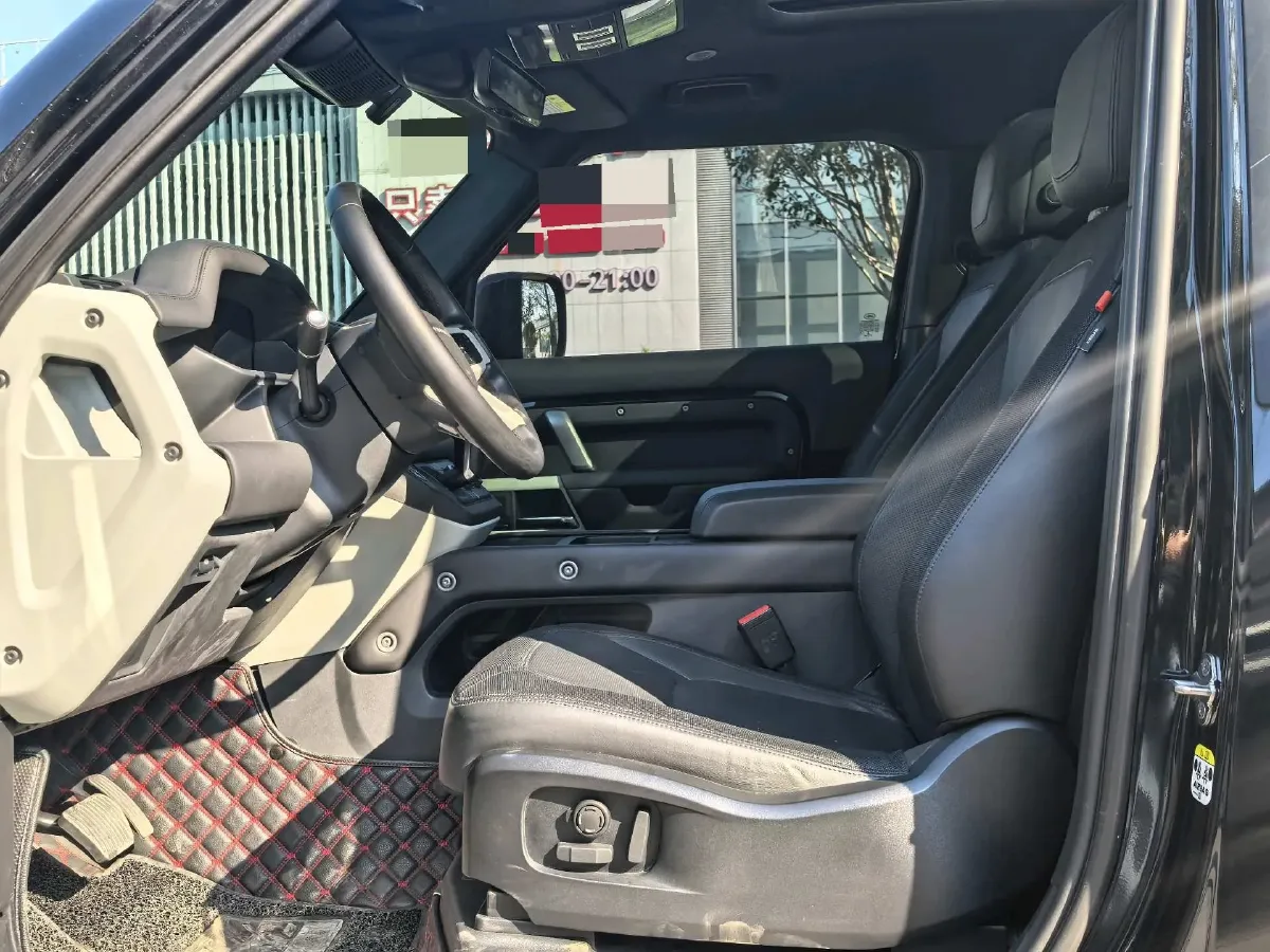 2024 Land Rover Defender 2.0T 301HP L4 8AT,autocango,china used car exporter,china ev exporter,chinese used car exporter,chinese used ev exporter