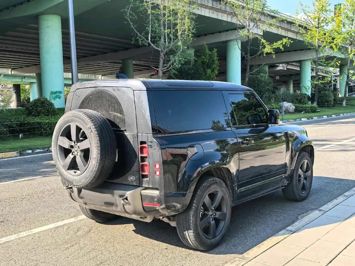 2024 Land Rover Defender 2.0T 301HP L4 8AT,autocango,china used car exporter,china ev exporter,chinese used car exporter,chinese used ev exporter