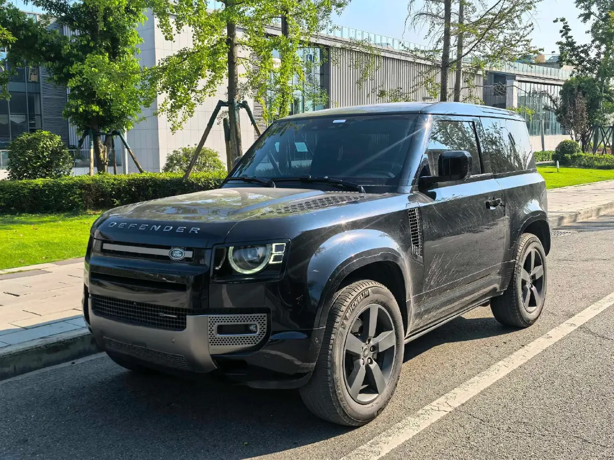 2024 Land Rover Defender 2.0T 301HP L4 8AT,autocango,china used car exporter,china ev exporter,chinese used car exporter,chinese used ev exporter