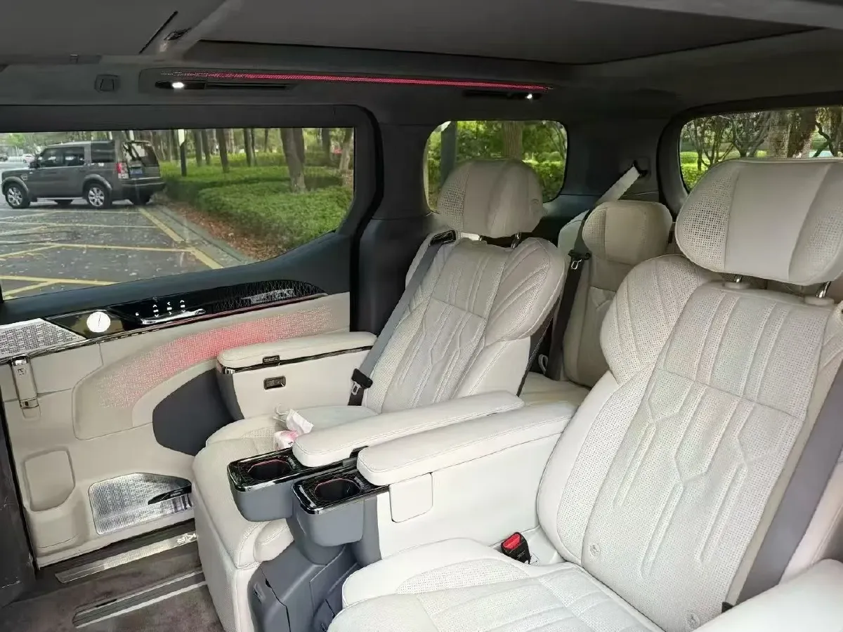 2022 Zeekr 009 BEV 116KWH,autocango,china used car exporter,china ev exporter,chinese used car exporter,chinese used ev exporter