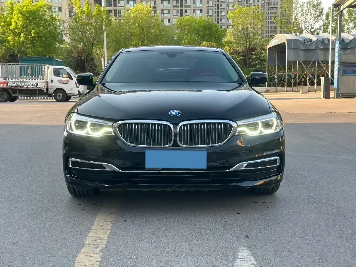 2020 BMW 5 Series 2.0T 252HP L4 8AT,autocango,china used car exporter,china ev exporter,chinese used car exporter,chinese used ev exporter