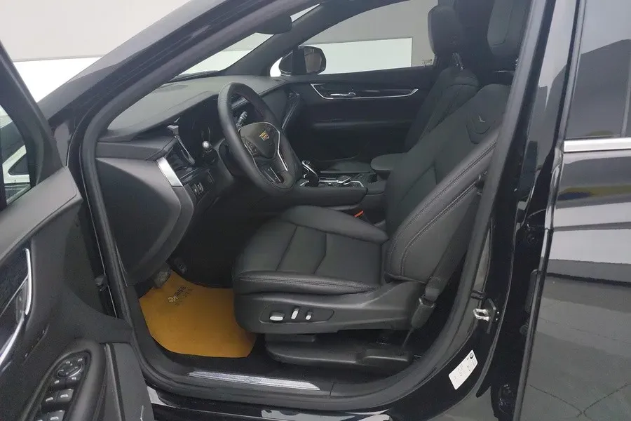 2022 Cadillac XT5 2.0T 237HP L4 9AT,autocango,china used car exporter,china ev exporter,chinese used car exporter,chinese used ev exporter