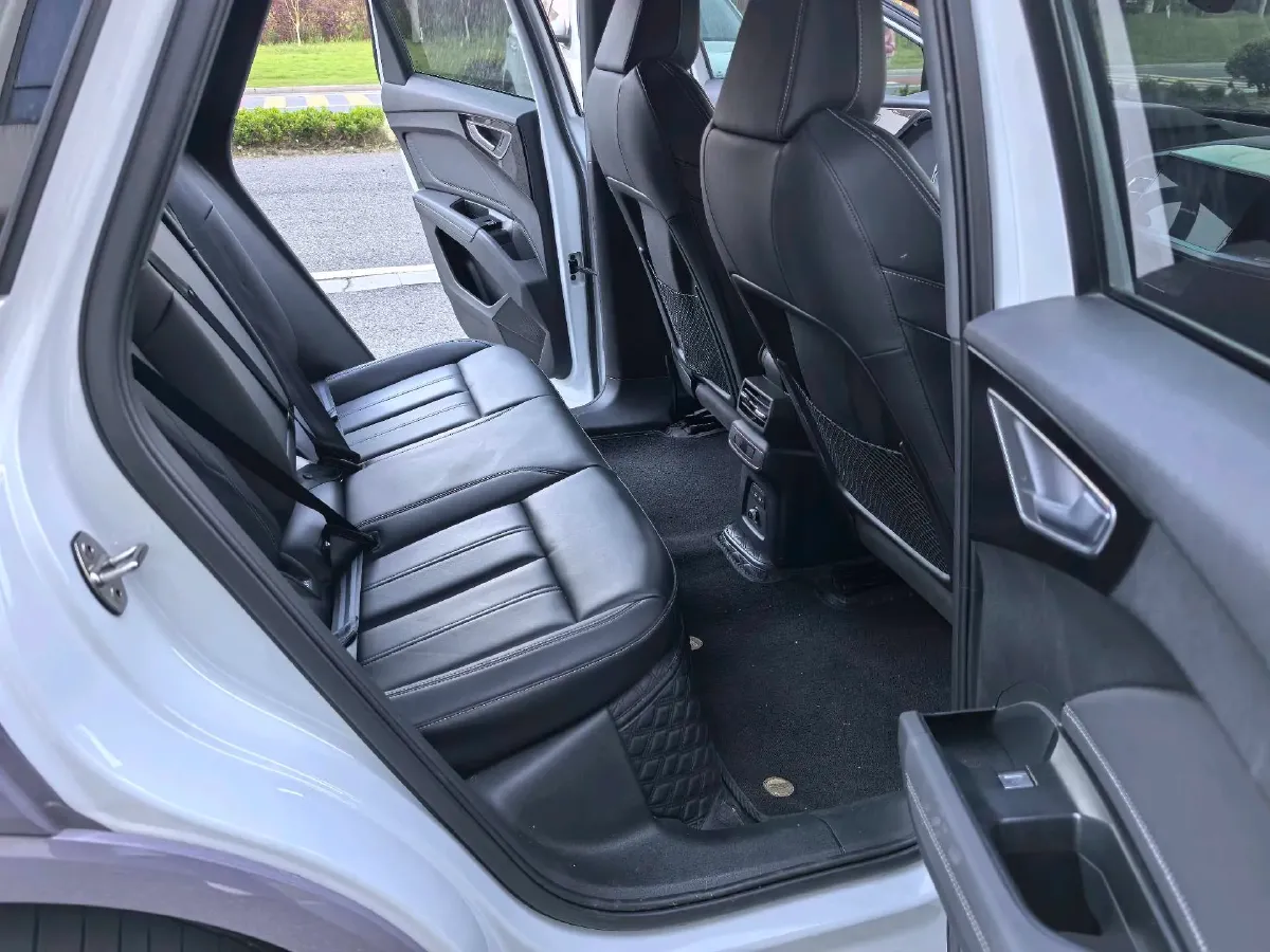 2024 Audi Q4 e-tron BEV 84.8KWH,autocango,china used car exporter,china ev exporter,chinese used car exporter,chinese used ev exporter