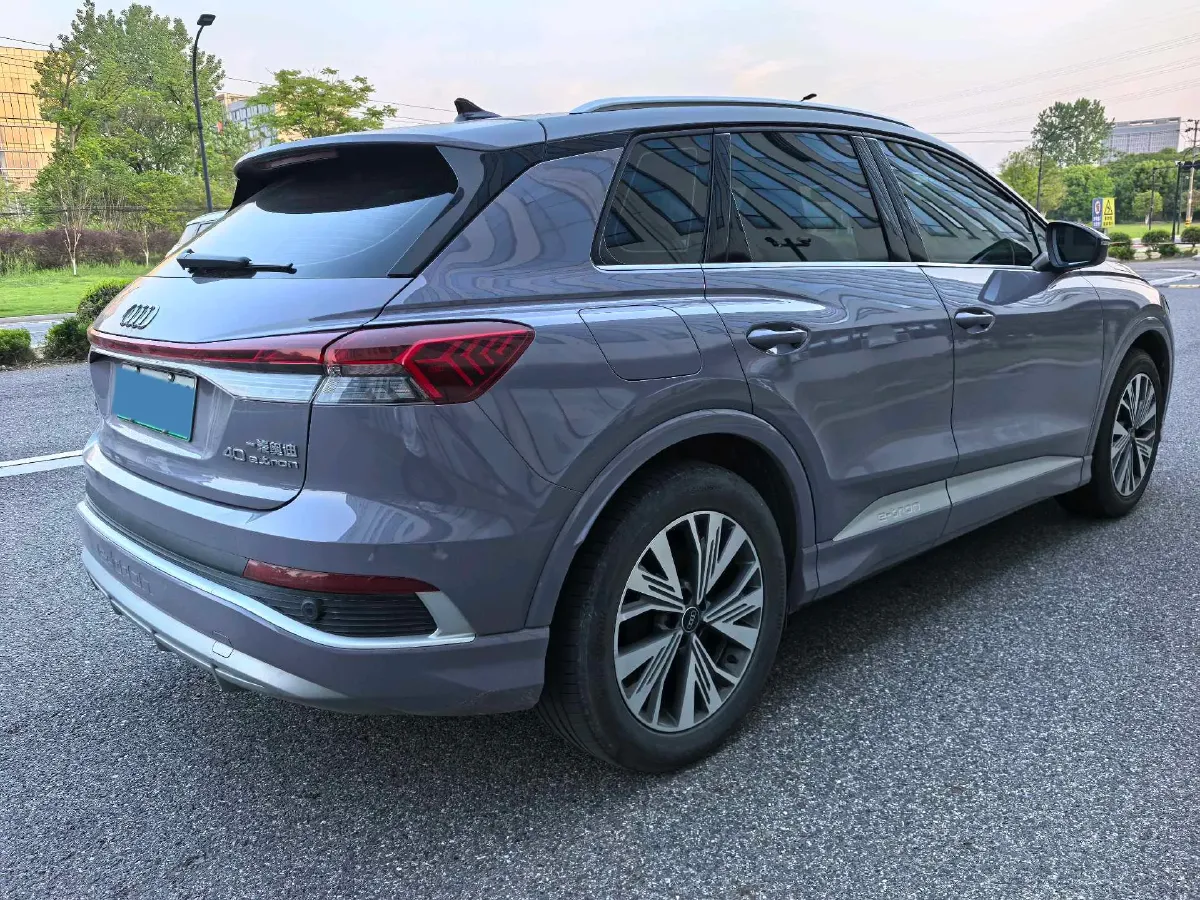 2024 Audi Q4 e-tron BEV 84.8KWH,autocango,china used car exporter,china ev exporter,chinese used car exporter,chinese used ev exporter