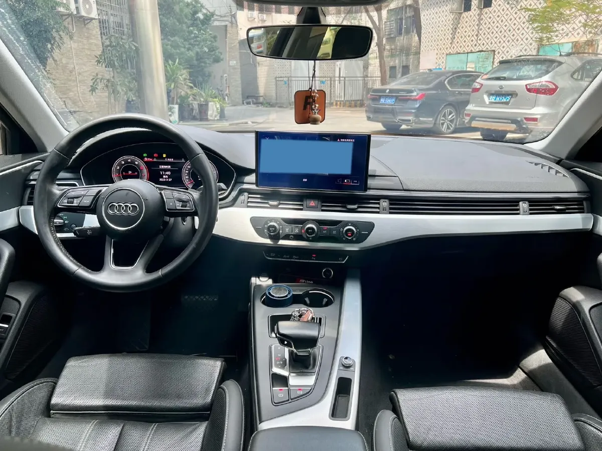 2022 Audi A4L 2.0T 190HP L4 7DCT,autocango,china used car exporter,china ev exporter,chinese used car exporter,chinese used ev exporter