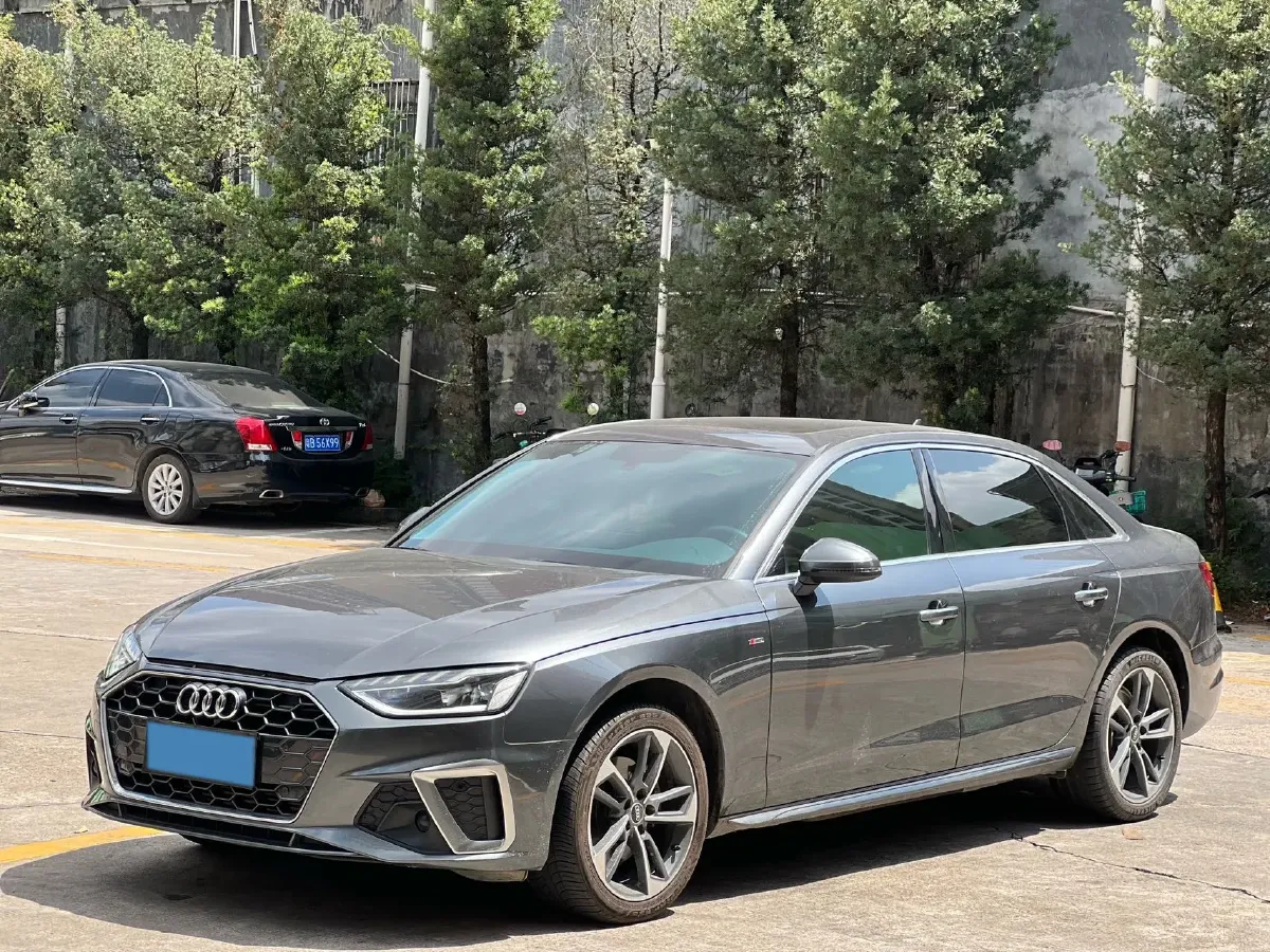 2022 Audi A4L 2.0T 190HP L4 7DCT,autocango,china used car exporter,china ev exporter,chinese used car exporter,chinese used ev exporter