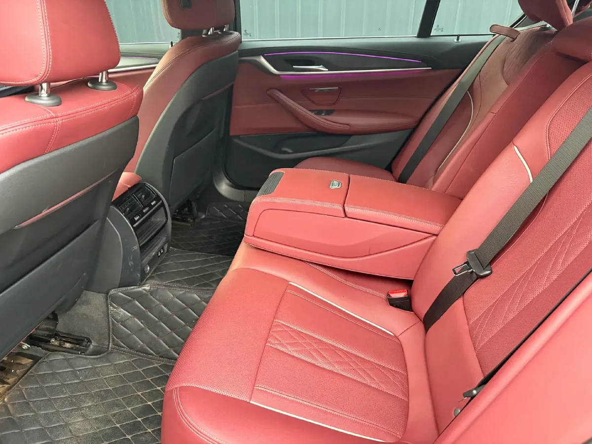 2022 BMW 5 Series 2.0T 252HP L4 8AT,autocango,china used car exporter,china ev exporter,chinese used car exporter,chinese used ev exporter