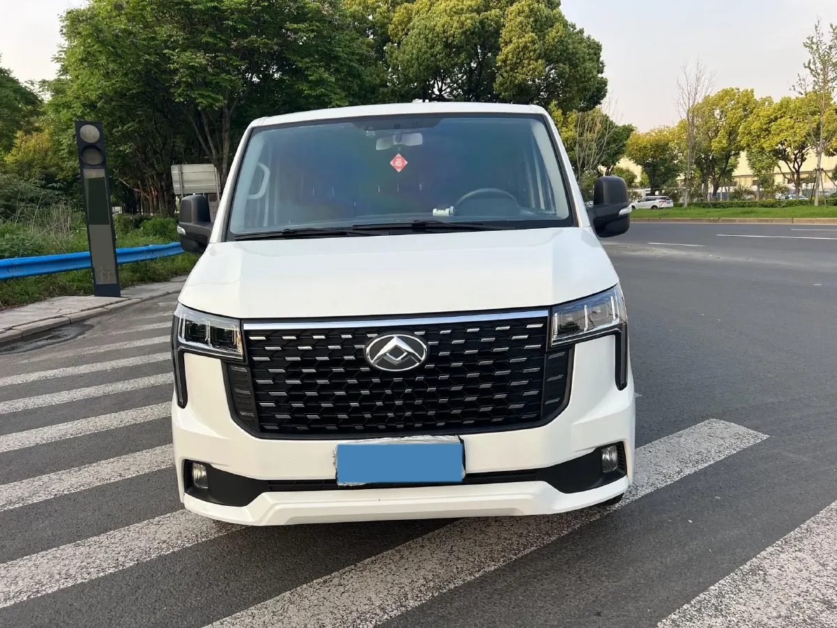 2023 MAXUS XinTu V80 2.0T 127HP L4 6MT,autocango,china used car exporter,china ev exporter,chinese used car exporter,chinese used ev exporter