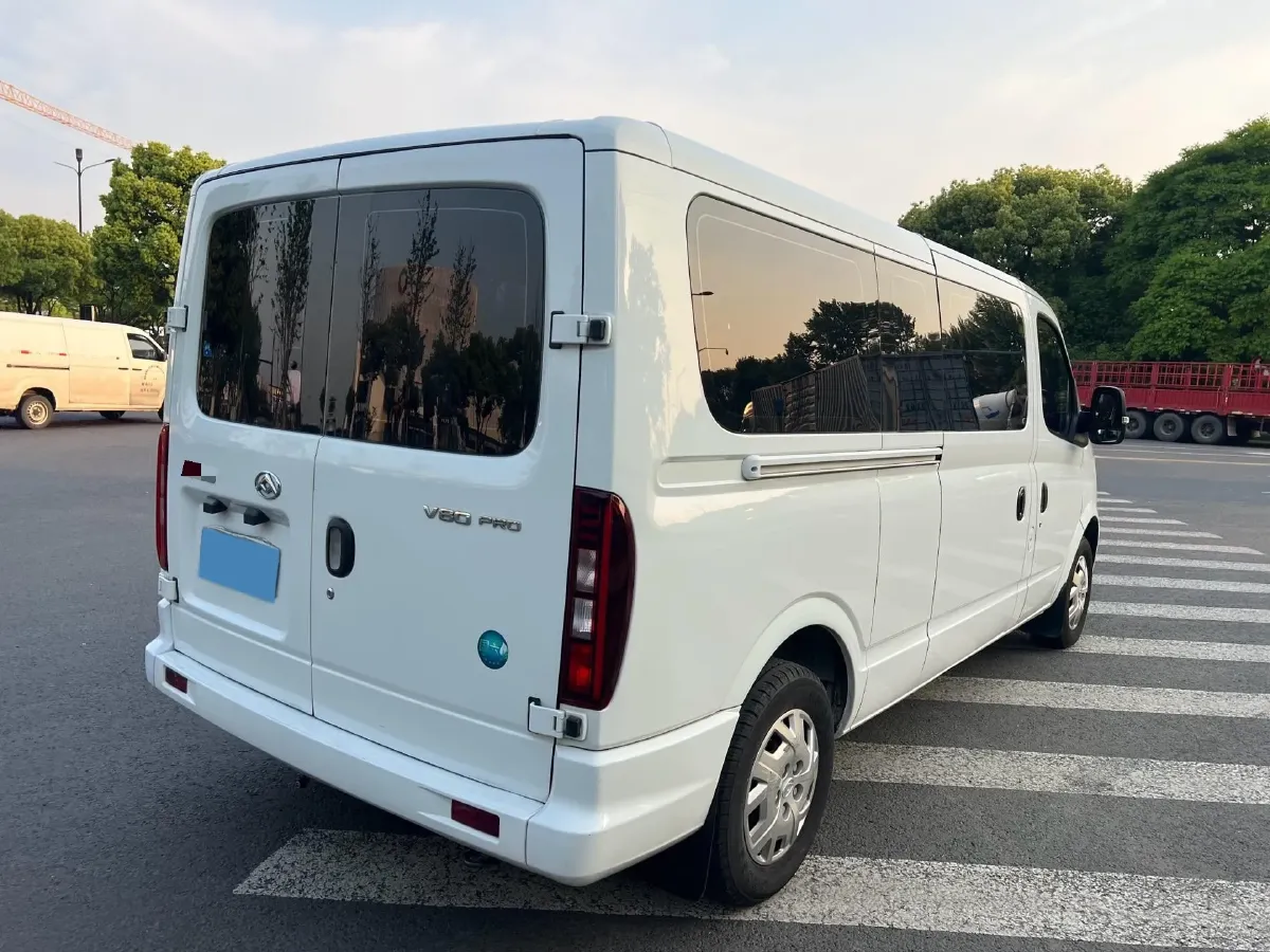 2023 MAXUS XinTu V80 2.0T 127HP L4 6MT,autocango,china used car exporter,china ev exporter,chinese used car exporter,chinese used ev exporter