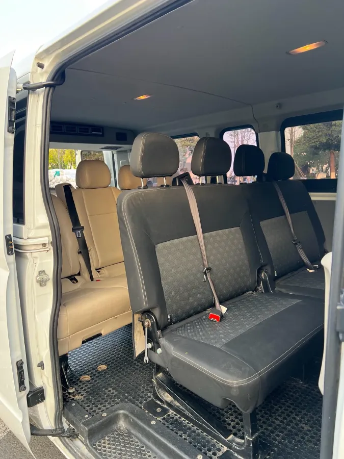 2023 MAXUS XinTu V80 2.0T 127HP L4 6MT,autocango,china used car exporter,china ev exporter,chinese used car exporter,chinese used ev exporter