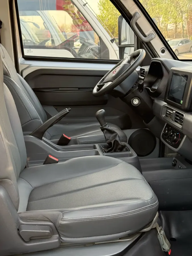 2023 WuLing Loong Truck 2.0L 136HP L4 5MT,autocango,china used car exporter,china ev exporter,chinese used car exporter,chinese used ev exporter