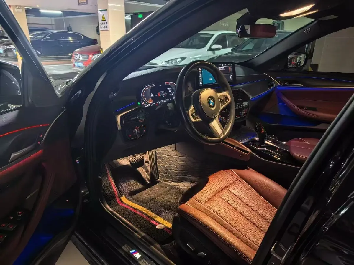 2021 BMW 5 Series 2.0T 252HP L4 8AT,autocango,china used car exporter,china ev exporter,chinese used car exporter,chinese used ev exporter