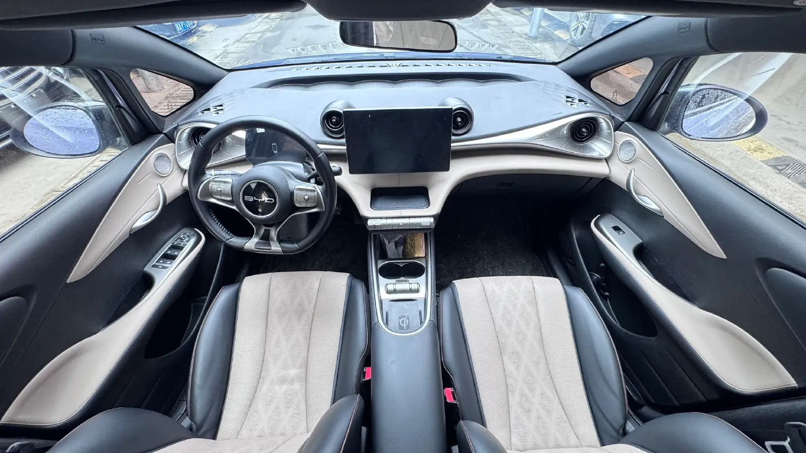 2023 BYD Dolphin BEV 44.928KWH,autocango,china used car exporter,china ev exporter,chinese used car exporter,chinese used ev exporter