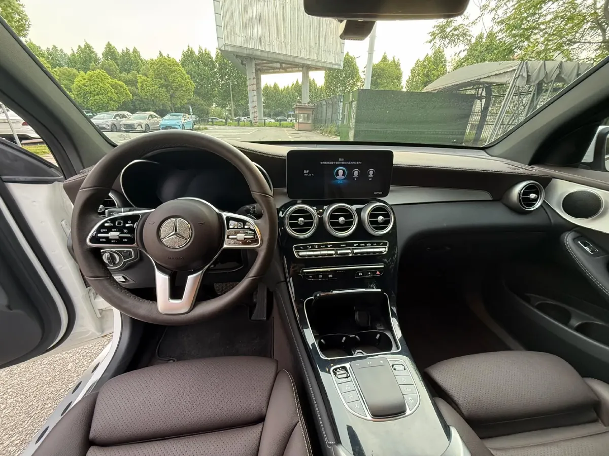 2021 Mercedes-Benz GLC Class 2.0T 197HP L4 9AT,autocango,china used car exporter,china ev exporter,chinese used car exporter,chinese used ev exporter
