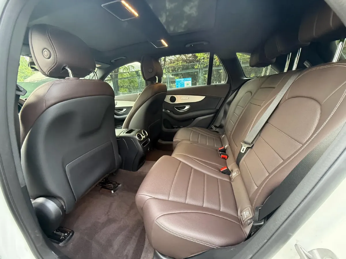 2021 Mercedes-Benz GLC Class 2.0T 197HP L4 9AT,autocango,china used car exporter,china ev exporter,chinese used car exporter,chinese used ev exporter
