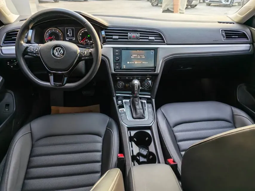 2019 Volkswagen Passat 1.4T 150HP L4 7DCT,autocango,china used car exporter,china ev exporter,chinese used car exporter,chinese used ev exporter