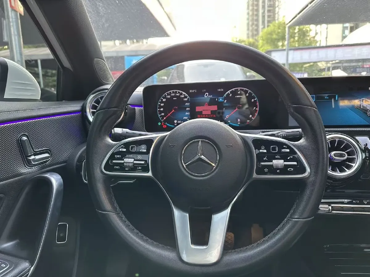 2020 Mercedes-Benz A Class 1.3T 163HP L4 7DCT,autocango,china used car exporter,china ev exporter,chinese used car exporter,chinese used ev exporter