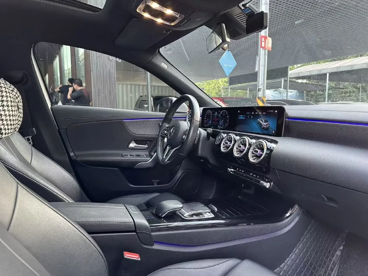 2020 Mercedes-Benz A Class 1.3T 163HP L4 7DCT,autocango,china used car exporter,china ev exporter,chinese used car exporter,chinese used ev exporter