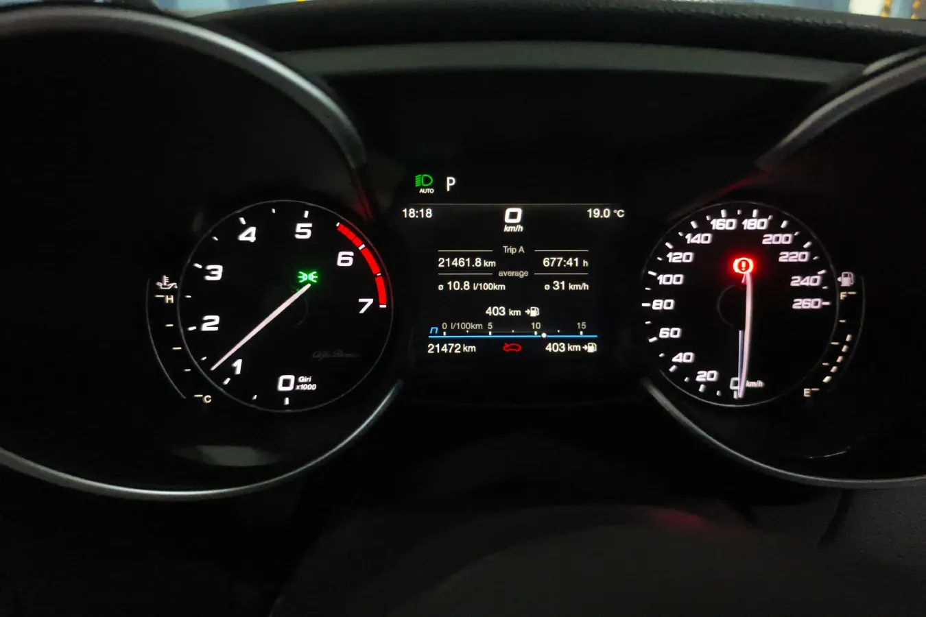 2021 Alfa Romeo Giulia 2.0T 280HP L4 8AT,autocango,china used car exporter,china ev exporter,chinese used car exporter,chinese used ev exporter