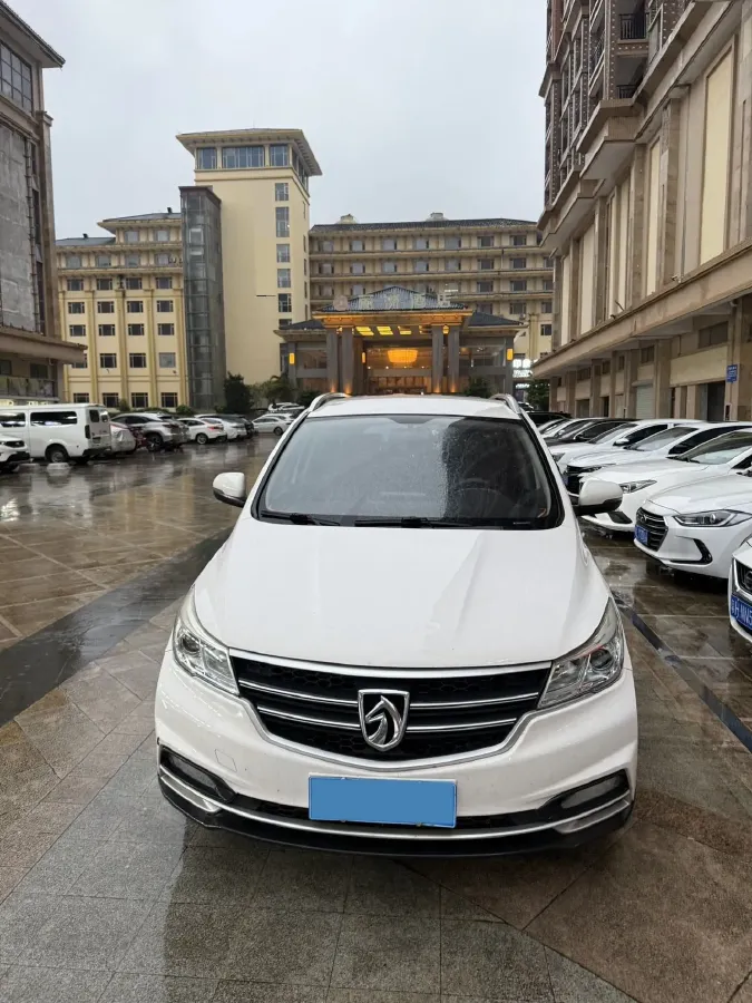 2019 BaoJun 730 1.5T 147HP L4 CVT,autocango,china used car exporter,china ev exporter,chinese used car exporter,chinese used ev exporter