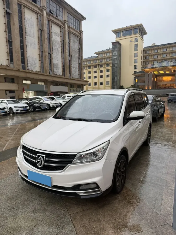 2019 BaoJun 730 1.5T 147HP L4 CVT,autocango,china used car exporter,china ev exporter,chinese used car exporter,chinese used ev exporter