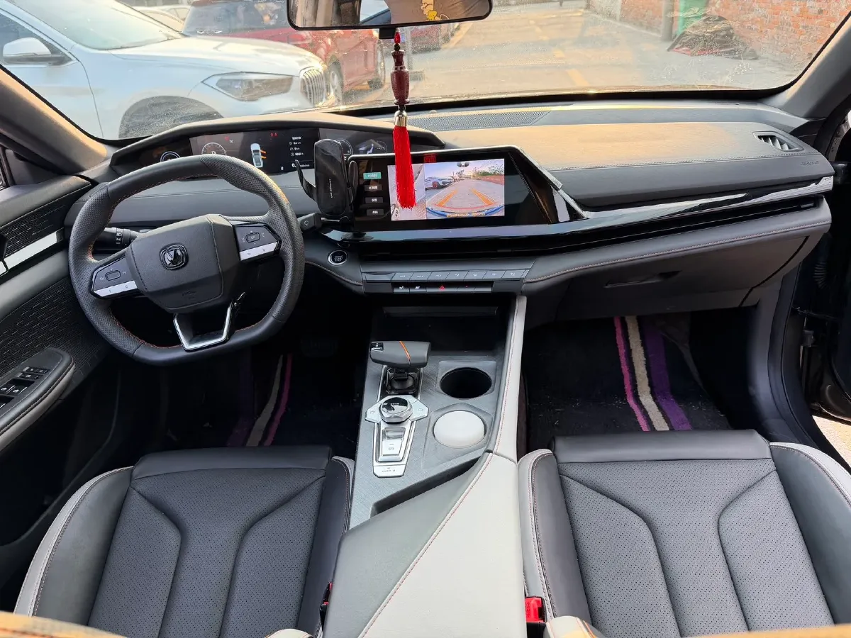 2023 ChangAn UNI-V 1.5T 188HP L4 7DCT,autocango,china used car exporter,china ev exporter,chinese used car exporter,chinese used ev exporter