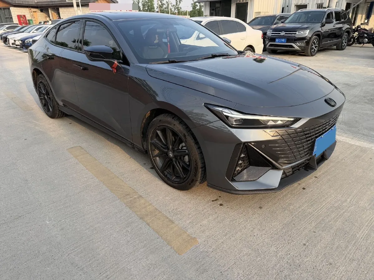 2023 ChangAn UNI-V 1.5T 188HP L4 7DCT,autocango,china used car exporter,china ev exporter,chinese used car exporter,chinese used ev exporter