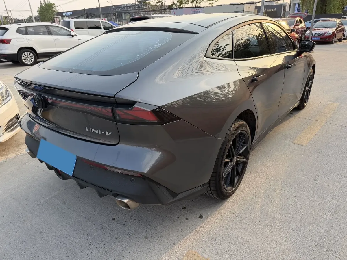 2023 ChangAn UNI-V 1.5T 188HP L4 7DCT,autocango,china used car exporter,china ev exporter,chinese used car exporter,chinese used ev exporter