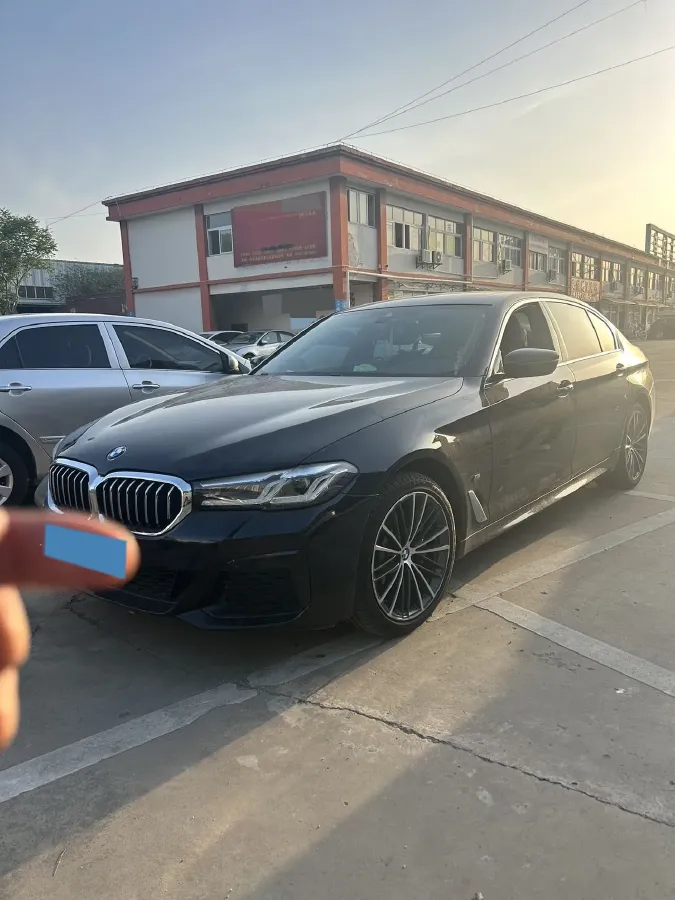 2021 BMW 5 Series 2.0T 252HP L4 8AT,autocango,china used car exporter,china ev exporter,chinese used car exporter,chinese used ev exporter