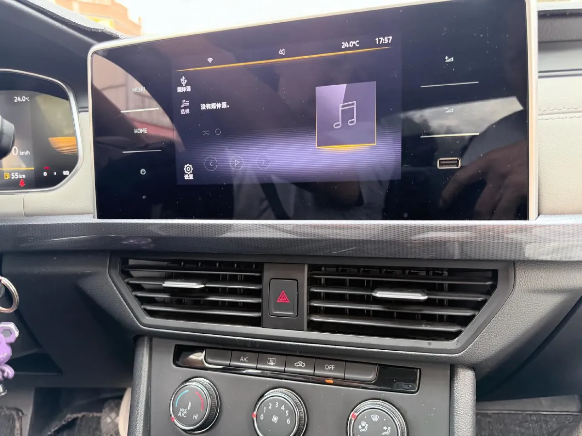 2023 Volkswagen Bora 1.2T 116HP L4 7DCT,autocango,china used car exporter,china ev exporter,chinese used car exporter,chinese used ev exporter