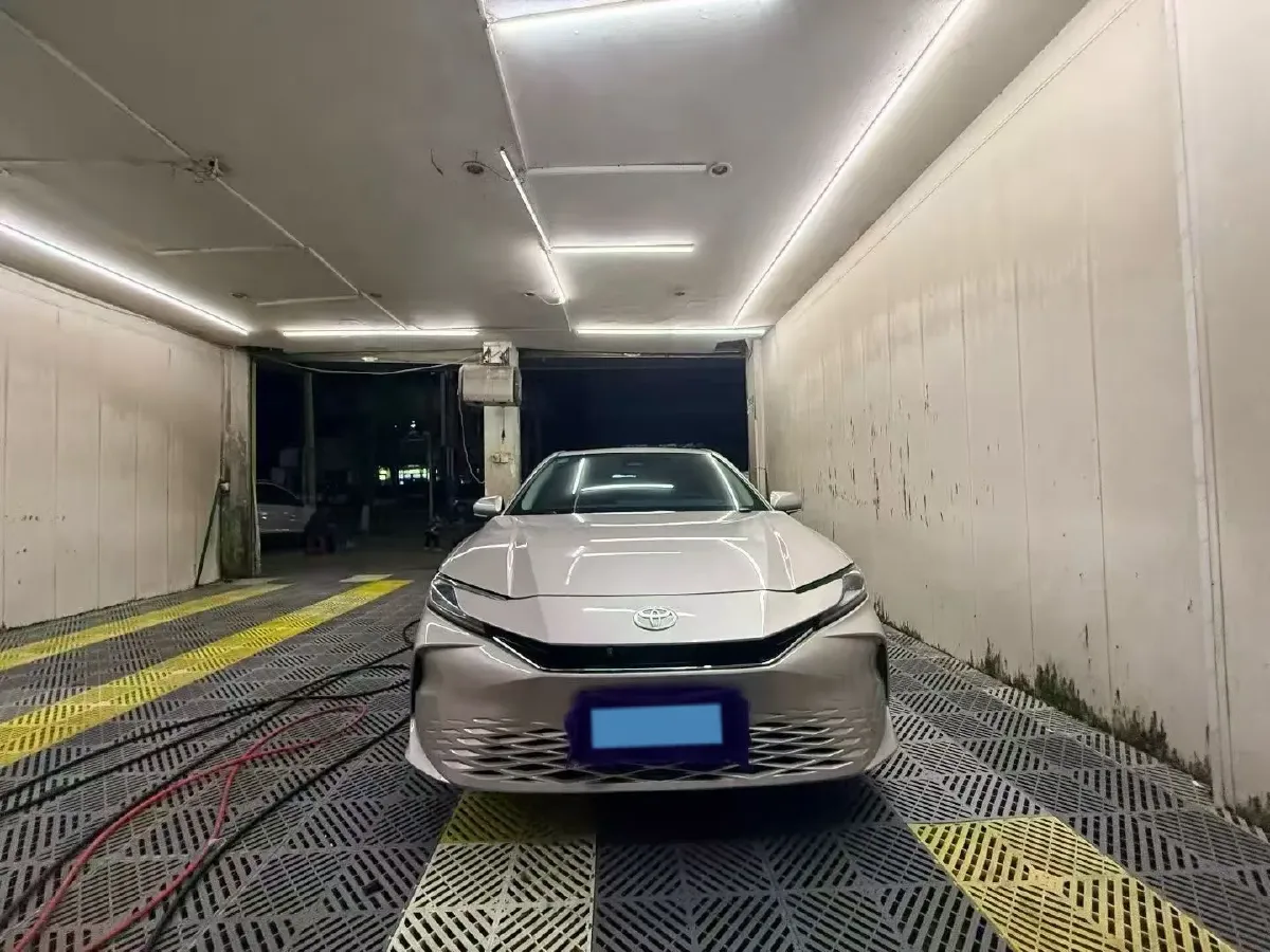 2024 Toyota Camry 2.0L 152HP L4 E-CVT Hybrid,autocango,china used car exporter,china ev exporter,chinese used car exporter,chinese used ev exporter