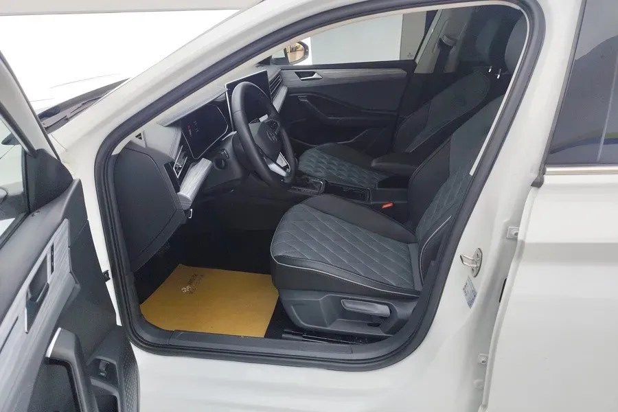 2006 Volkswagen Sagitar 1.6L 100HP L4 5MT,autocango,china used car exporter,china ev exporter,chinese used car exporter,chinese used ev exporter