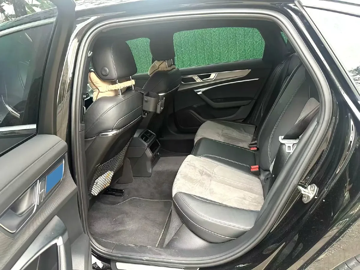 2023 Audi A6L 2.0T 245HP L4 7DCT,autocango,china used car exporter,china ev exporter,chinese used car exporter,chinese used ev exporter