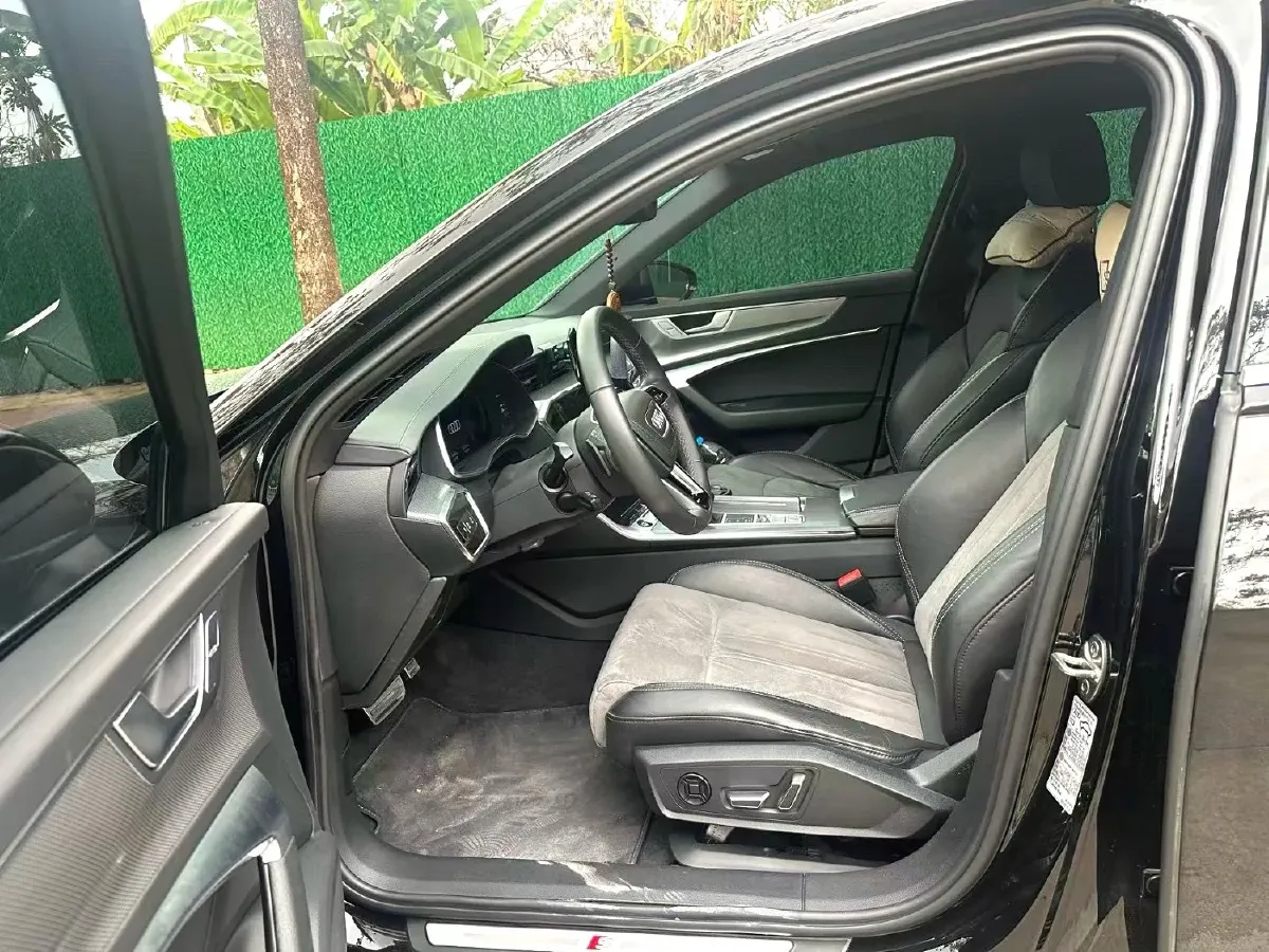 2023 Audi A6L 2.0T 245HP L4 7DCT,autocango,china used car exporter,china ev exporter,chinese used car exporter,chinese used ev exporter