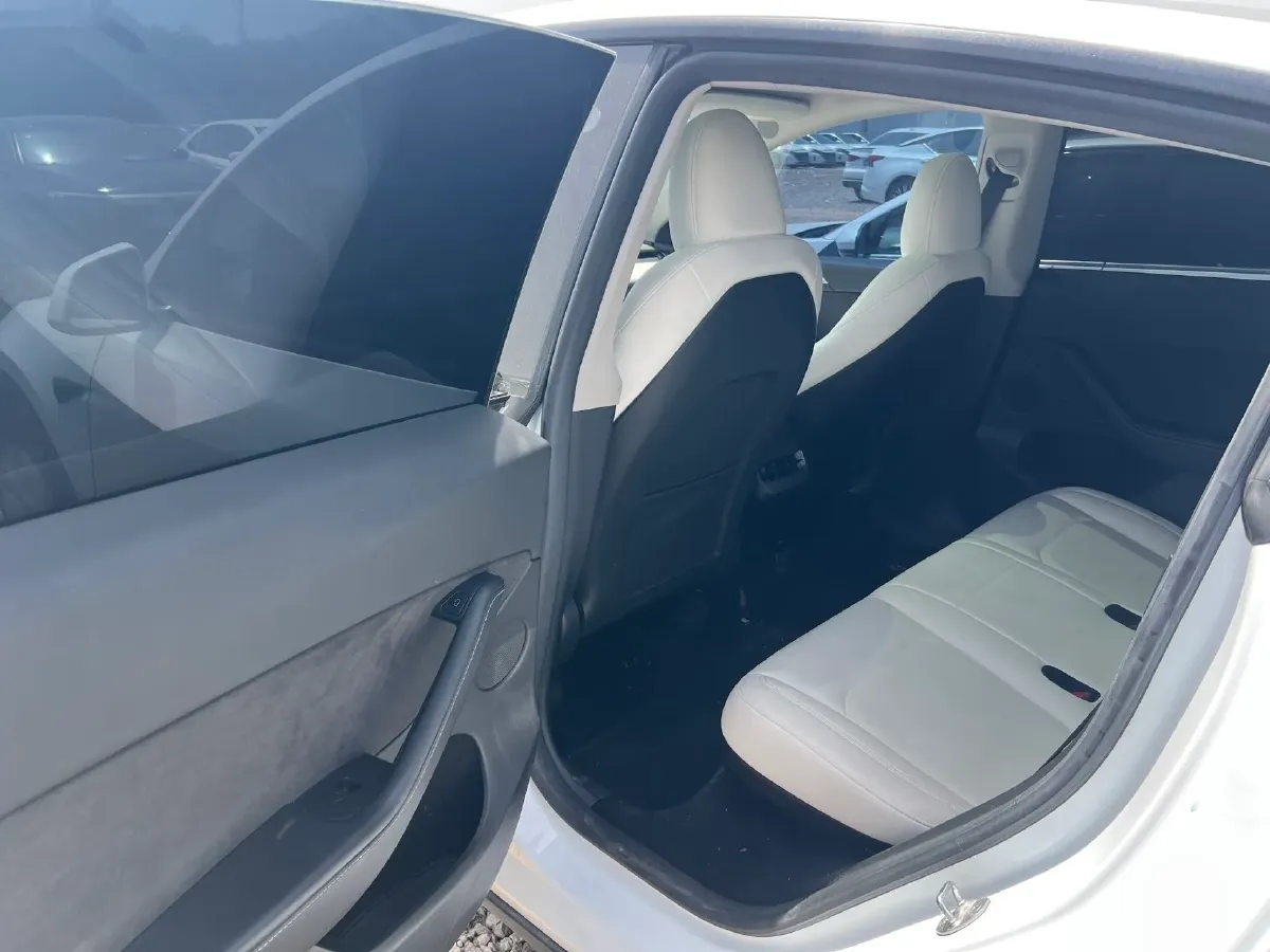 2022 Tesla Model Y BEV 60KWH,autocango,china used car exporter,china ev exporter,chinese used car exporter,chinese used ev exporter