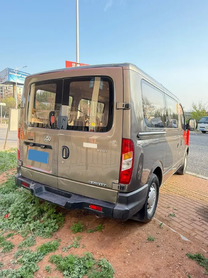 2013 MAXUS XinTu V80 2.5T 136HP L4 5MT,autocango,china used car exporter,china ev exporter,chinese used car exporter,chinese used ev exporter