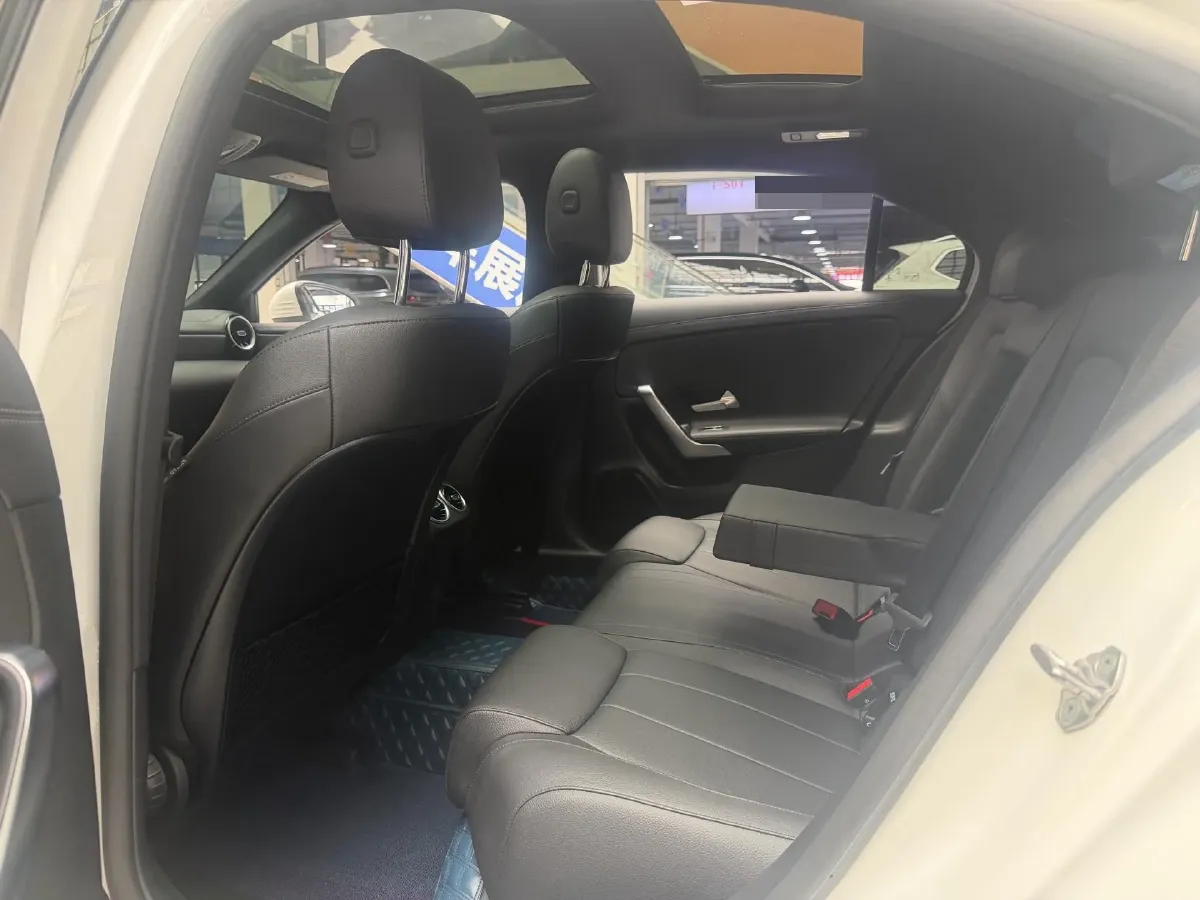2022 Mercedes-Benz A Class 1.3T 136HP L4 7DCT,autocango,china used car exporter,china ev exporter,chinese used car exporter,chinese used ev exporter