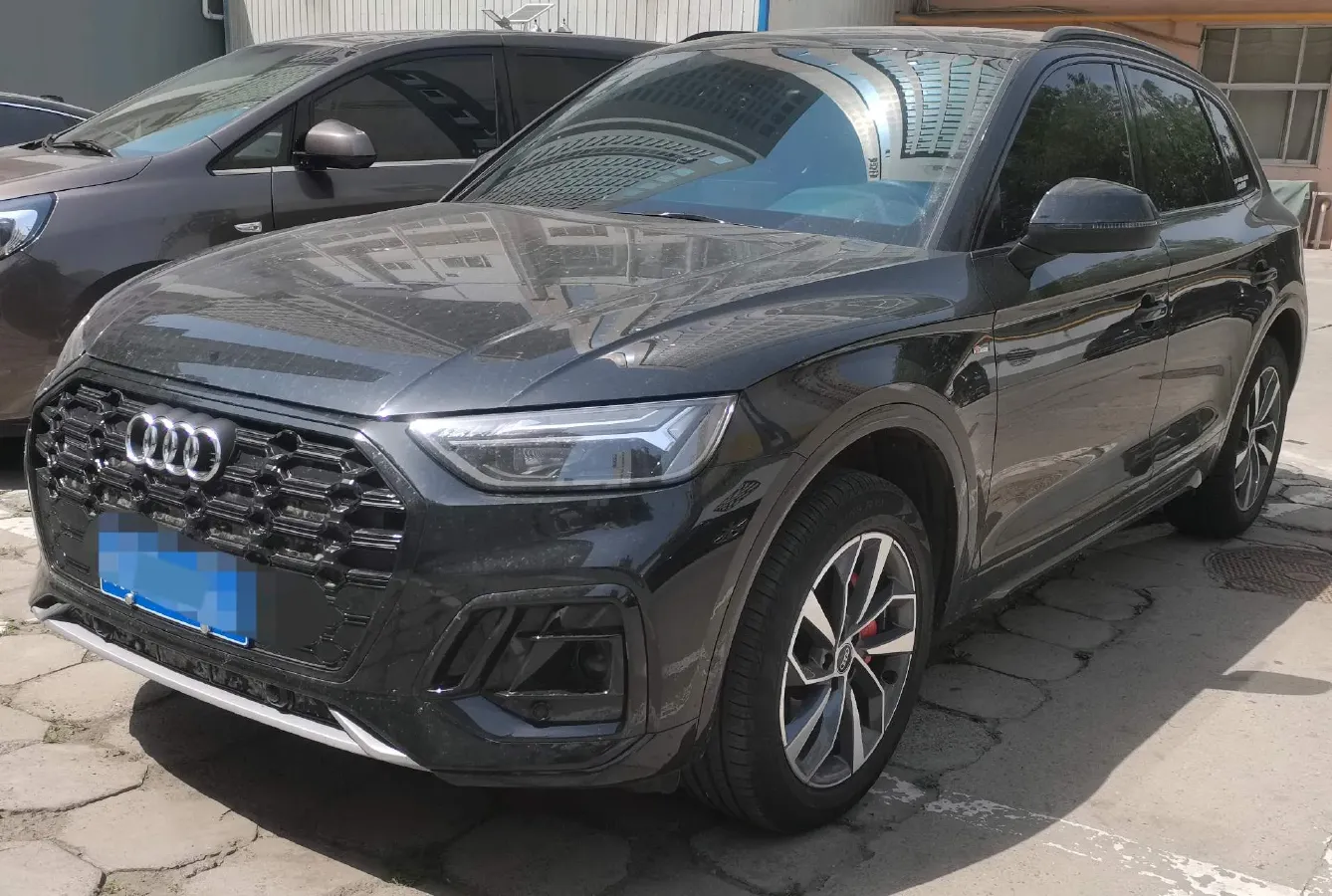 2025 Audi Q5L 2.0T 190HP L4 7DCT,autocango,china used car exporter,china ev exporter,chinese used car exporter,chinese used ev exporter