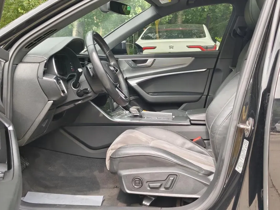 2020 Audi A6L 2.0T 224HP L4 7DCT,autocango,china used car exporter,china ev exporter,chinese used car exporter,chinese used ev exporter