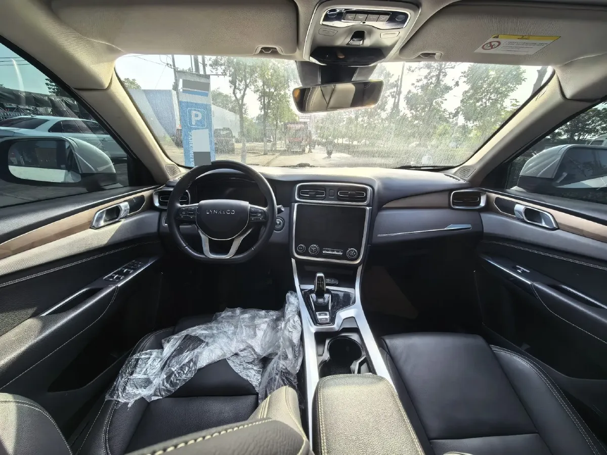 2019 LYNK&CO 01 2.0T 190HP L4 6AT,autocango,china used car exporter,china ev exporter,chinese used car exporter,chinese used ev exporter