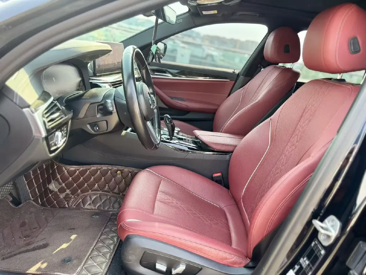 2022 BMW 5 Series 2.0T 184HP L4 8AT,autocango,china used car exporter,china ev exporter,chinese used car exporter,chinese used ev exporter