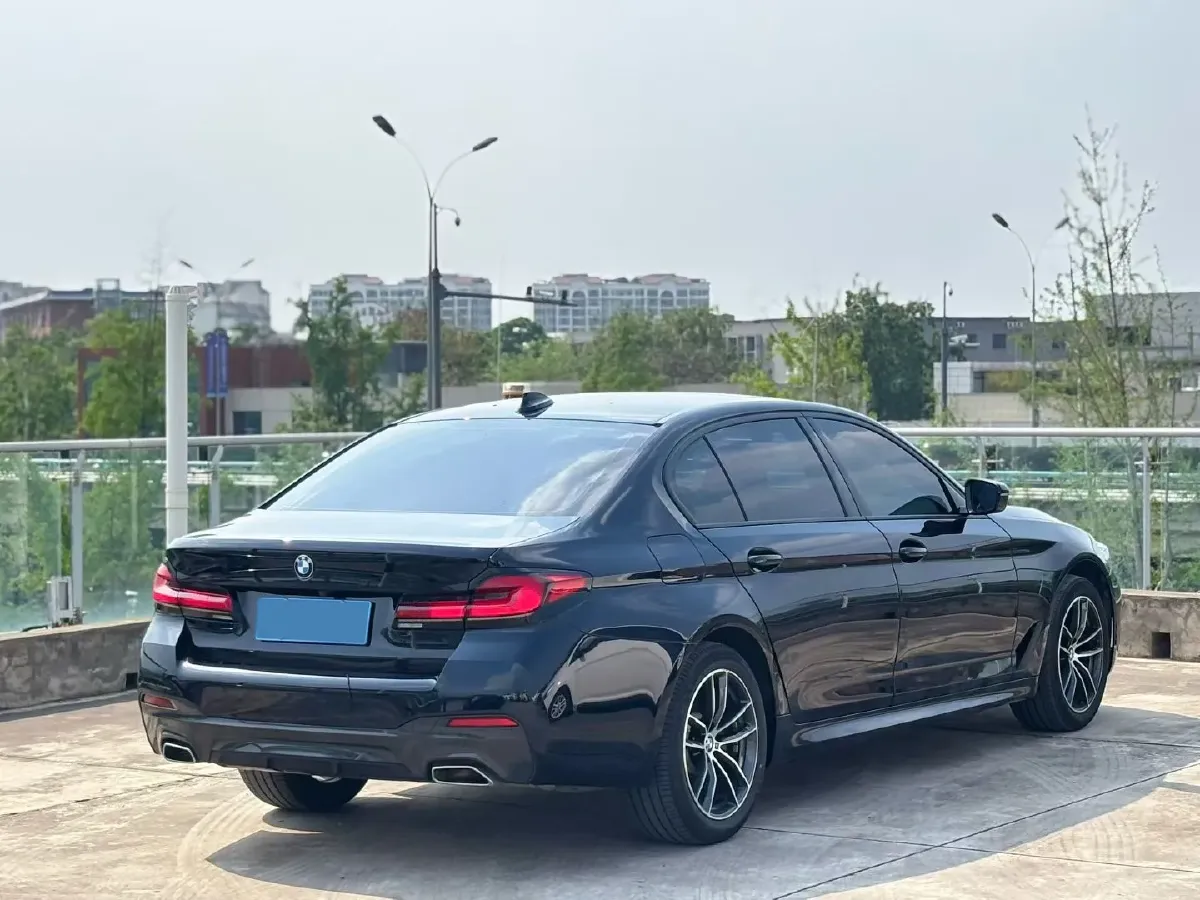 2022 BMW 5 Series 2.0T 184HP L4 8AT,autocango,china used car exporter,china ev exporter,chinese used car exporter,chinese used ev exporter