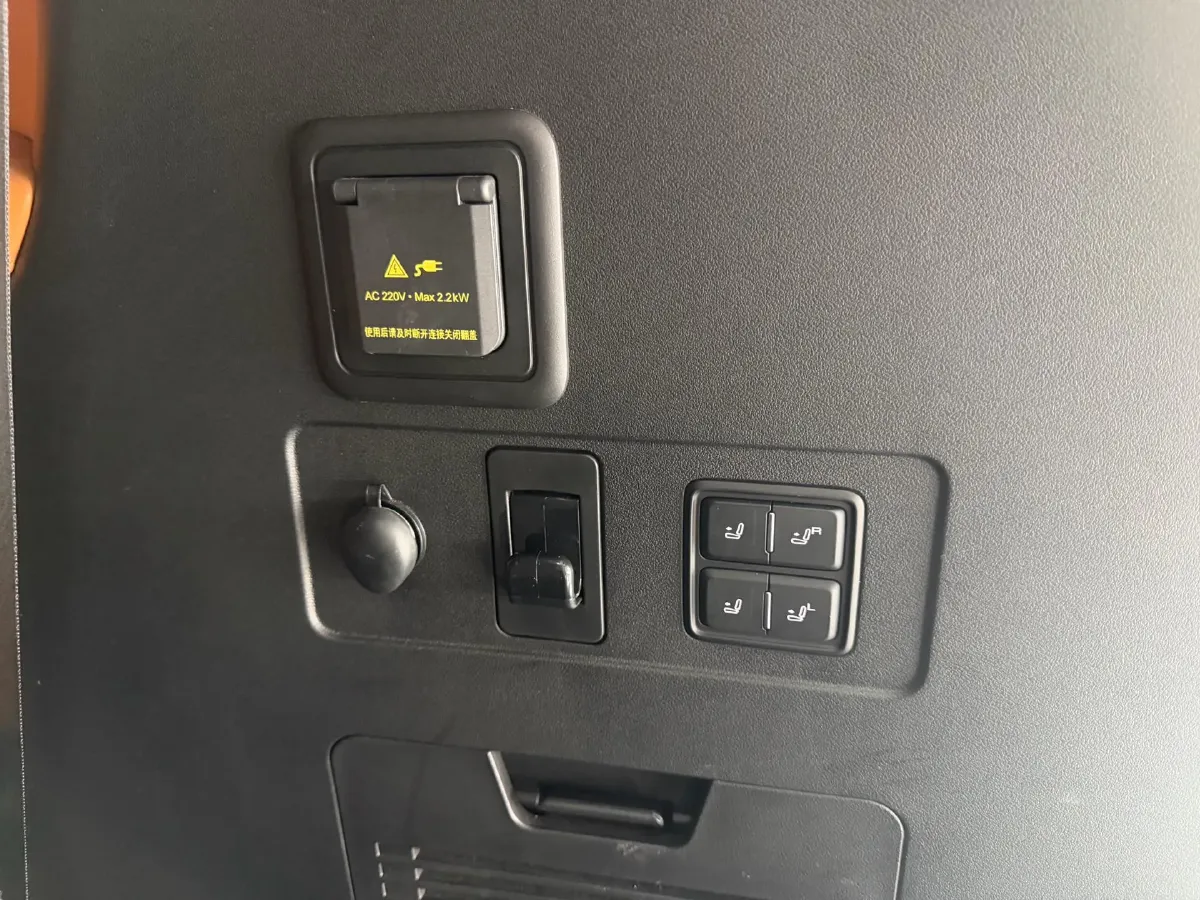 2025 WEY HighMountain 1.5T 170HP L4 4DHT PHEV,autocango,china used car exporter,china ev exporter,chinese used car exporter,chinese used ev exporter