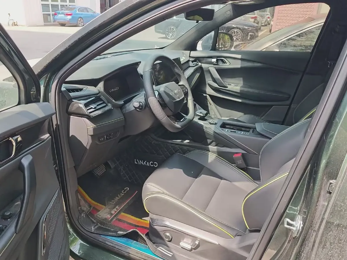 2023 LYNK&CO 03 1.5T 181HP L4 7DCT,autocango,china used car exporter,china ev exporter,chinese used car exporter,chinese used ev exporter